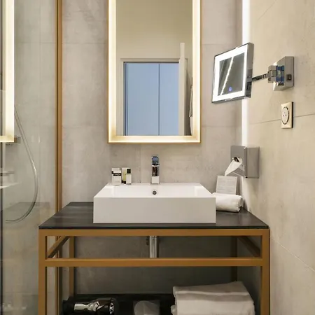 Vestay Montaigne Paris Exterior photo